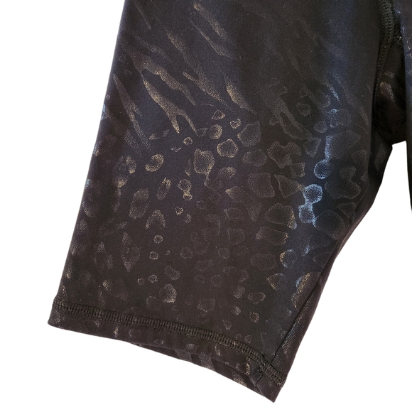 Strut This Bike Shorts - Black Leopard Shine - Picture 5 of 6